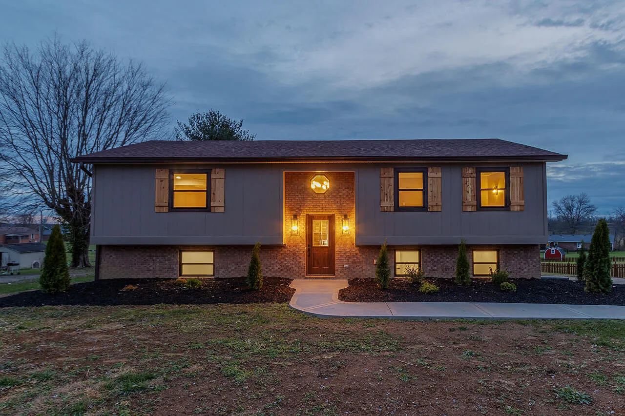 61 Longview Ct photo 1