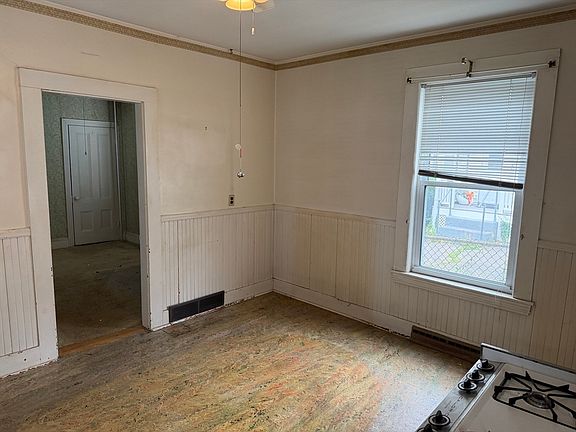 3rd image of 55 Pilling St
