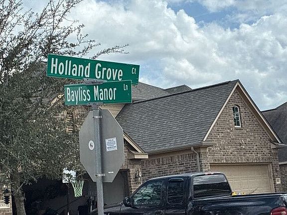 5th image of 15014 Holland Grove Ct