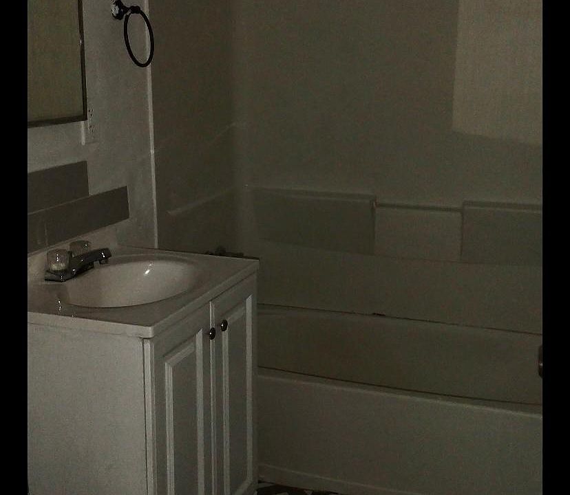 2nd image of 1260 Vine St #1