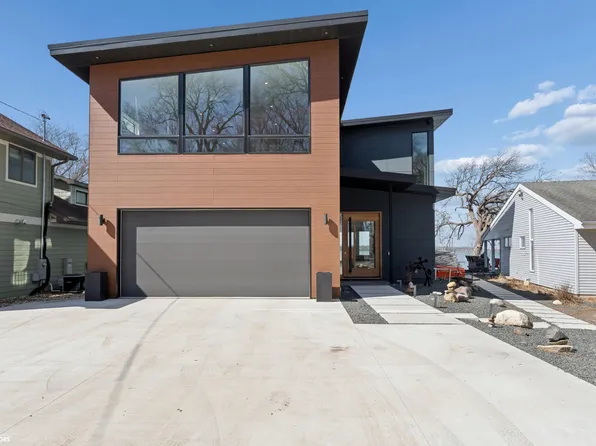 15476 Dodge Ave, Clear Lake, IA 50428