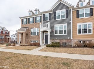 3241 Coral Ln, Glenview, IL