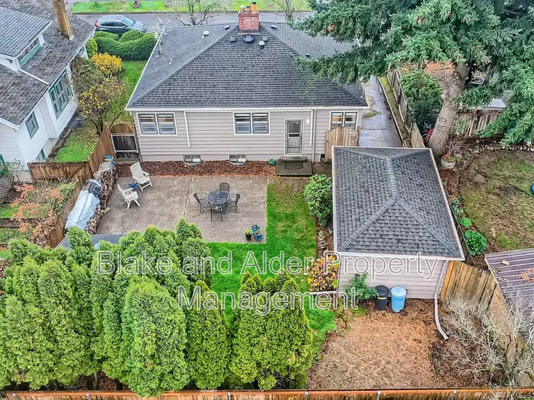 2727 NE 65th Ave — Photo 36