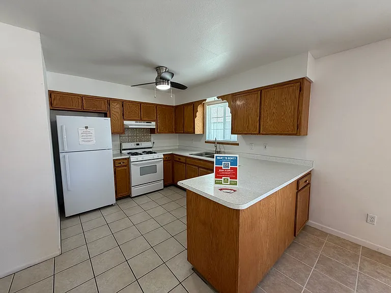 1143 De Vargas Ct SE — Photo 17