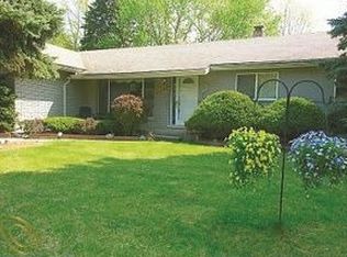 28564 Greencastle Rd, Farmington Hills, MI 48334