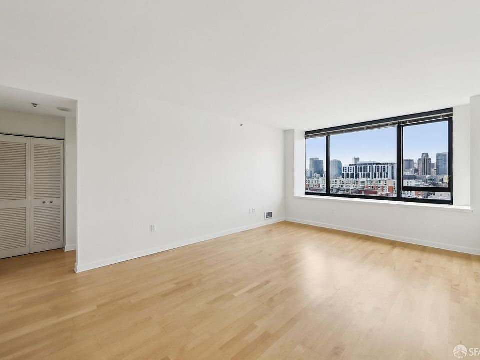 1st image of 250 King St Unit 1008