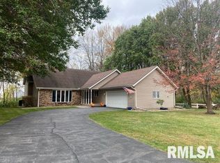 206 Lakeview Ct, Colona, IL