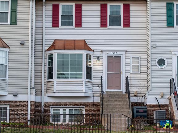 2nd image of 4054 Summer Hollow Ct