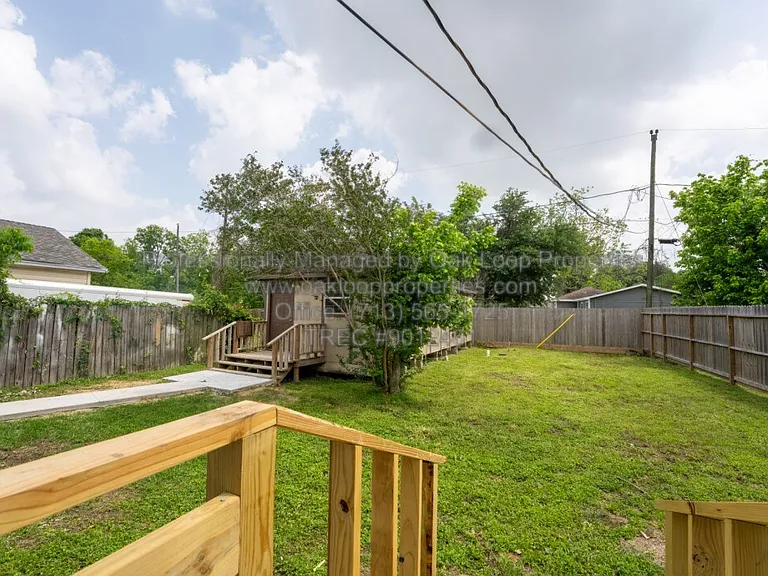 220 Armstrong St — Photo 21