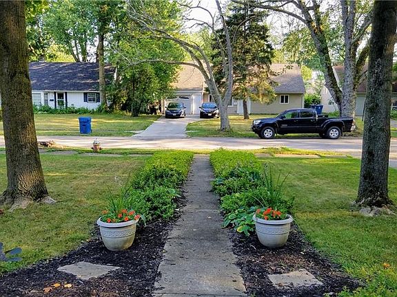 5th image of 4875 Greenwood Dr