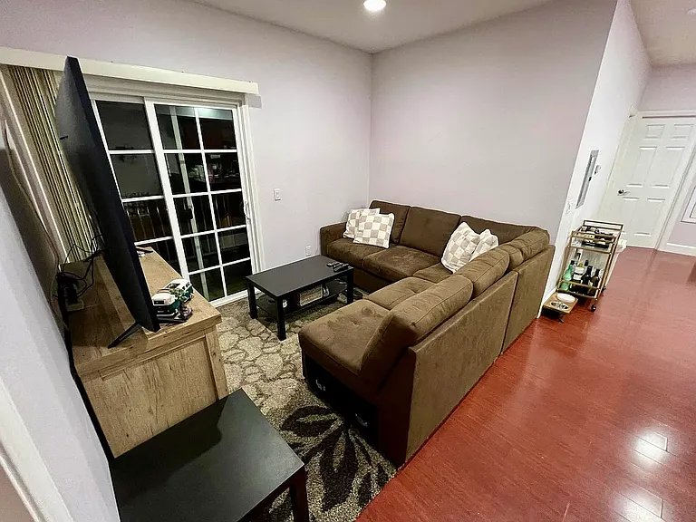7056 Fulton St #9 — Photo 3