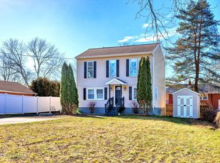 9 New Hampshire Ave, Rensselaer, NY 12144
