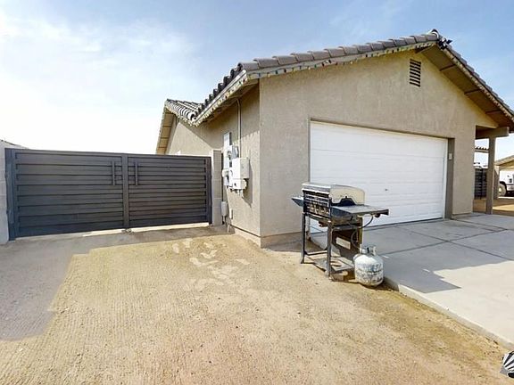 4th image of 7805 E 45th St