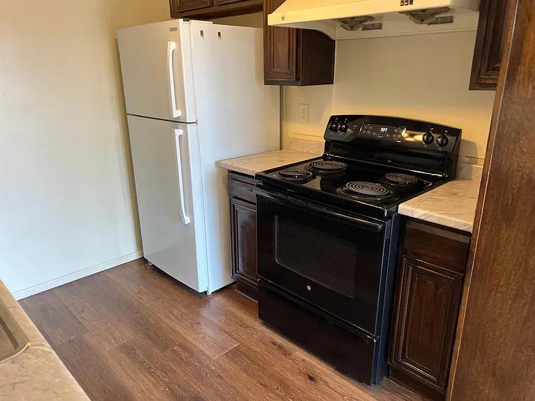 119 W Live Oak St #G — Photo 9