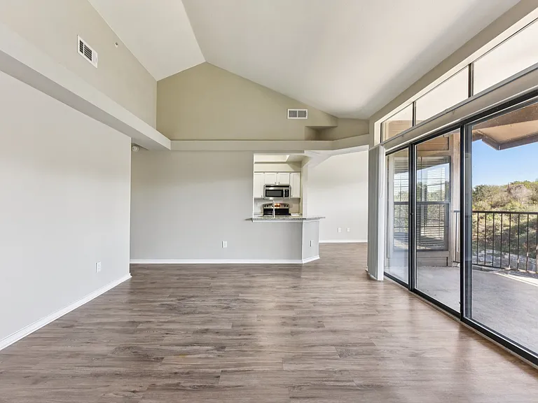 Waters Edge Apartment Homes — Photo 136