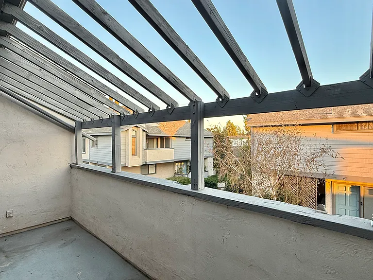 2135 E Valley Pkwy #33 — Photo 21