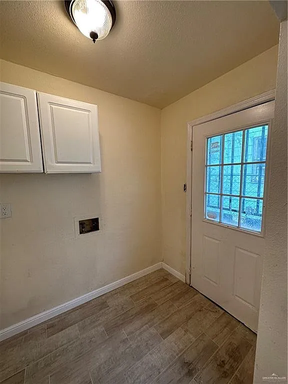 3 bed, 1.0 bath, 904 sqft, $850 — Photo 4