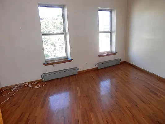 Rented by The Ambassador Realty Group | media 25