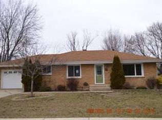 726 Lucille St, South Elgin, IL 60177
