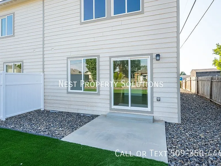1070 S Grand Dr #B — Photo 5