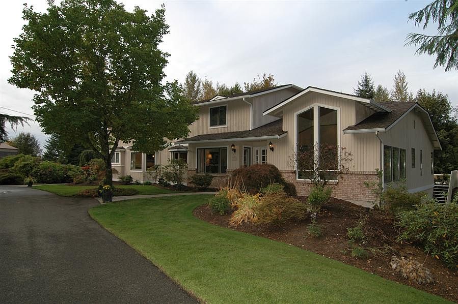 1st image of 10818 206th Ave NE