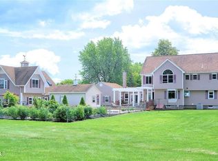 733 Van Hoesen Rd, Castleton, NY 12033