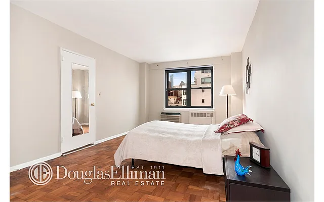 Sold by Douglas Elliman | media 14