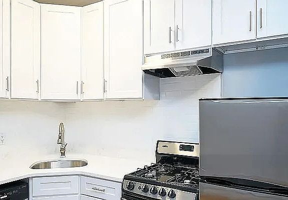 3rd image of 673 Meeker Ave APT 3C