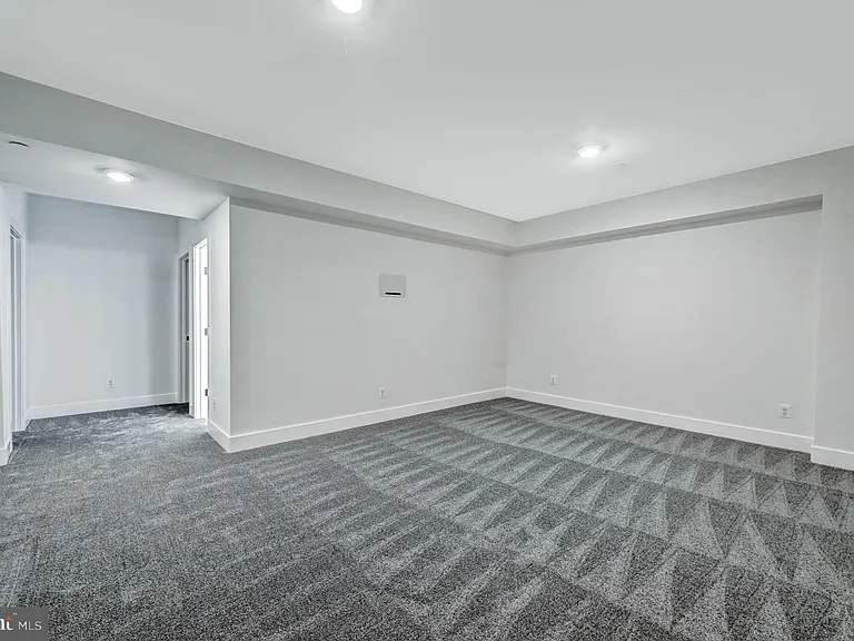 8179 Bodkin Ave — Photo 38