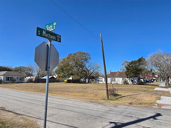 4th image of 612 S Mechanic St #11-12