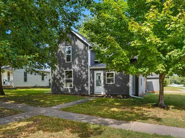 920 E 2nd St, Washington, IA 52353