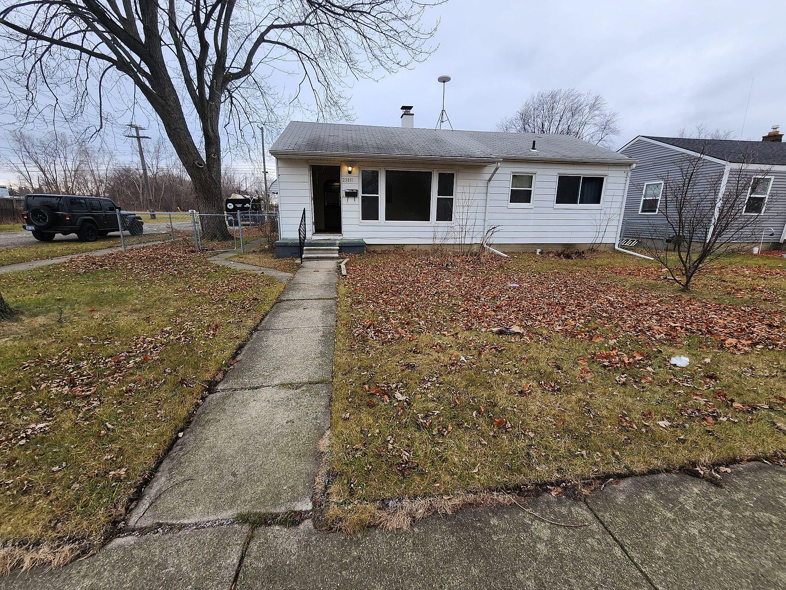 23811 Buckingham St, Clinton Township, MI 48036 Zillow