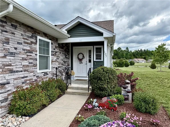 107 Bella Vista Cir #107, Chepachet, RI 02814