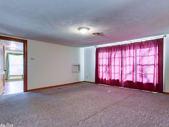 4th image of 506 W Walters Blvd