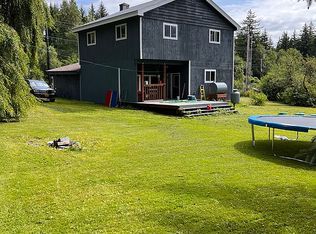 777 Small Tracts Rd, Haines, AK 99827