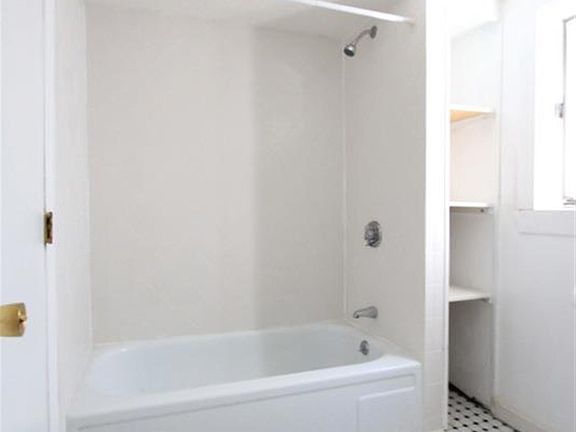 5th image of 569 Main St #1