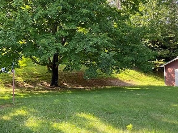 4th image of 1656 Columbus Dr