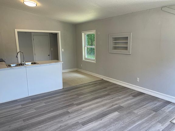 3rd image of 3931 Bunnell Dr