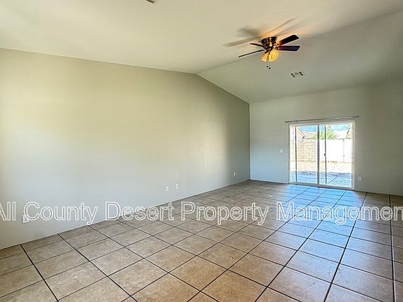 4th image of 9751 Palm Dr