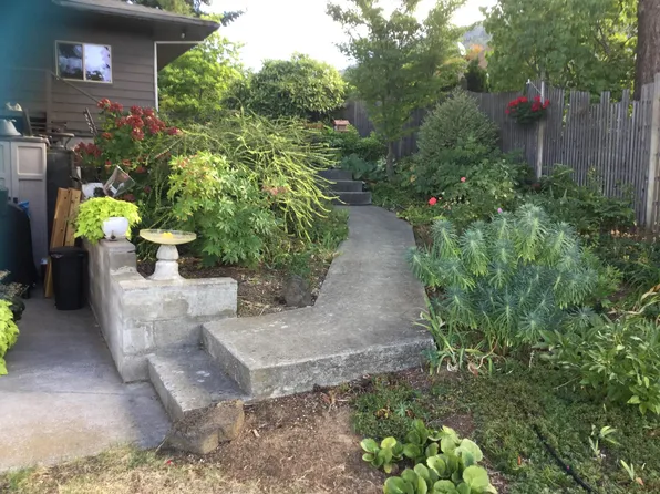 3-556 Grandview Ave #3, White Salmon, WA 98672