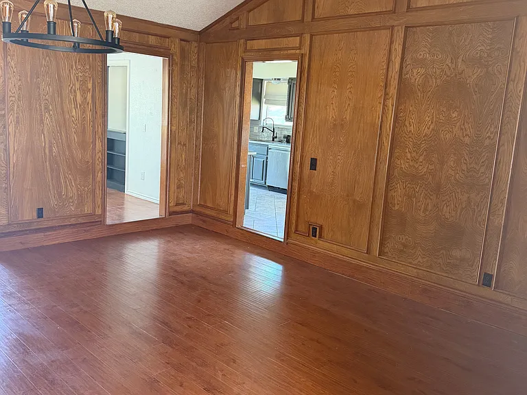1709 Hatherly Dr — Photo 5