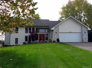 12934 Ann Lynn Dr, South Lyon, MI 48178