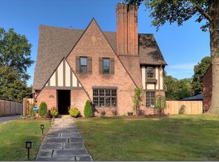 3158 Morley Rd, Shaker Heights, OH 44122