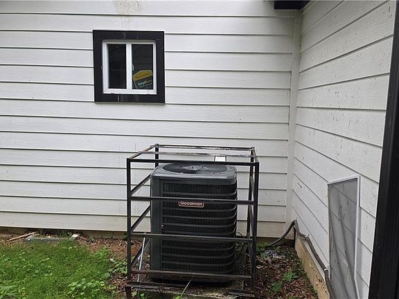5th image of 2609 Hood Ave NW