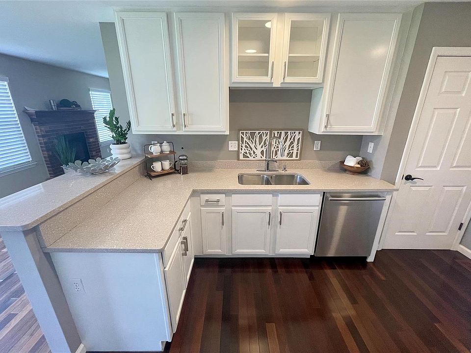 211 Prominence Ln, Lake Saint Louis, MO 63367 Zillow