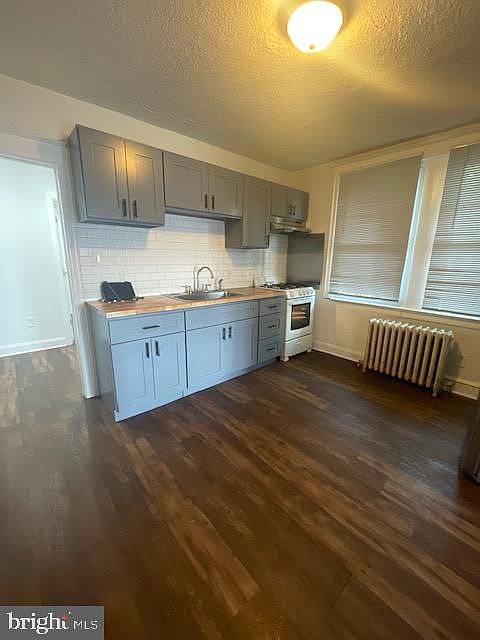1st image of 599 Rosalie St Floor 1