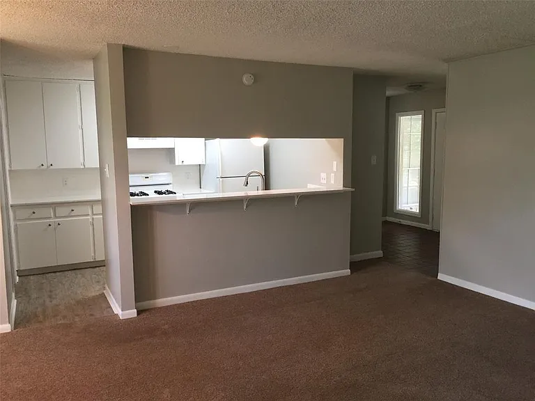 1910 Westridge Dr #B — Photo 4