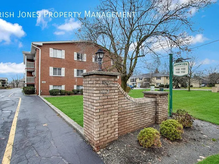 1160 Indian Church Rd #1 — Photo 2