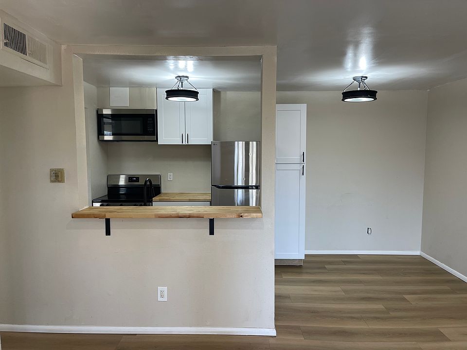 Remodeled kitchen and brand new appliances