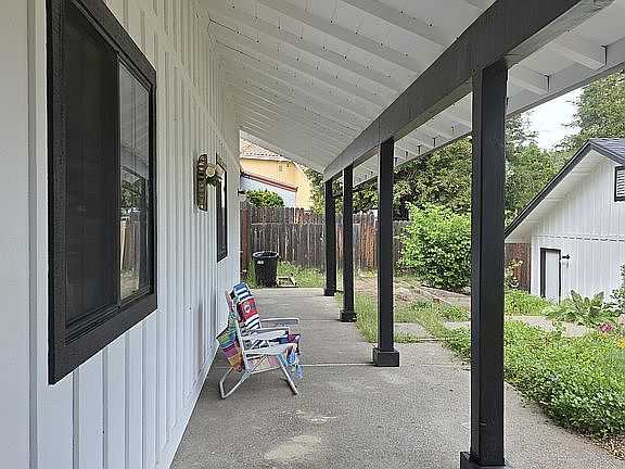 3rd image of 40446 Goldside Dr